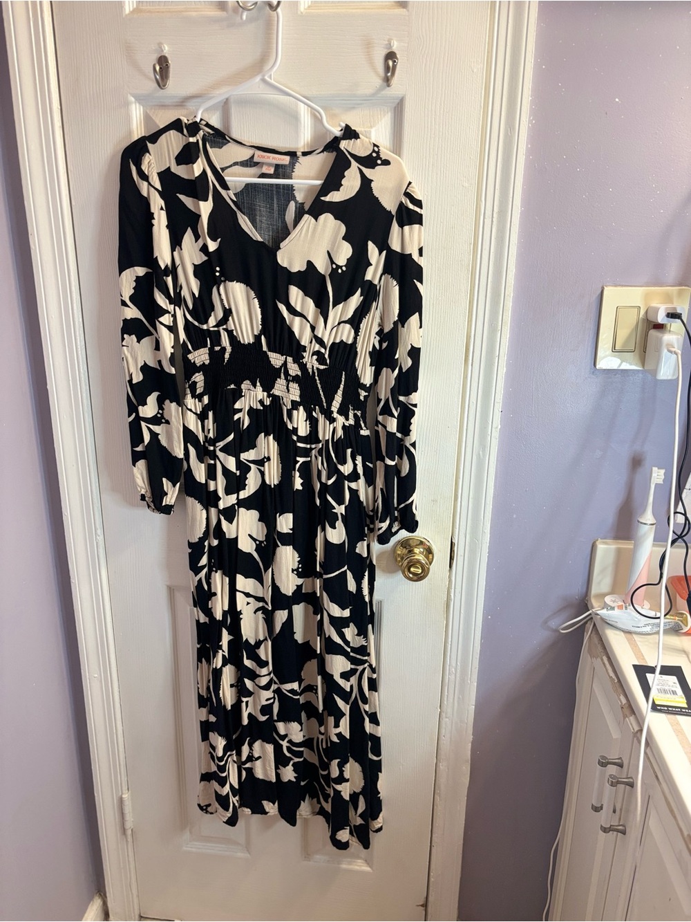 Knox Rose Black and White Floral Long Sleeve Midi Dress